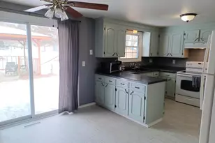 1151 Rockwell Rd, Green Bay, WI 54313 - Photo 5