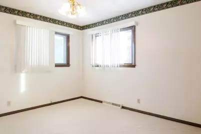 1905 Roosevelt Avenue, Oshkosh, WI 54901 - Photo 17
