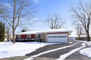 1905 Roosevelt Ave, Oshkosh, WI 54901 - Photo 1