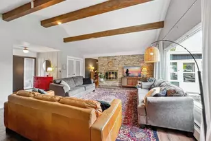 960 Shing Wa Uk Dr, Marinette, WI 54143 - Photo 5