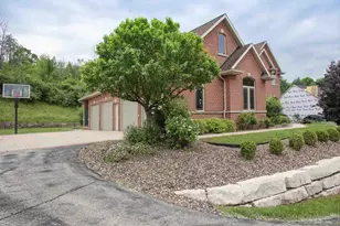 1750 Limestone Trail, De Pere, WI 54115 - Photo 3