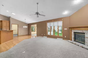 525 Wayfarer Ct, Appleton, WI 54913 - Photo 5