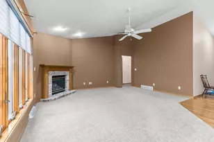 525 Wayfarer Ct, Appleton, WI 54913 - Photo 7