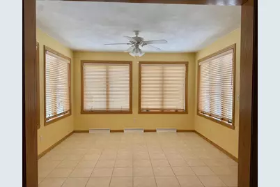 525 W Wayfarer Court, Appleton, WI 54913 - Photo 9