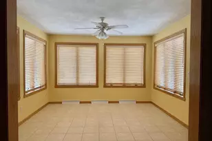 525 W Wayfarer Ct, Appleton, WI 54913 - Photo 9