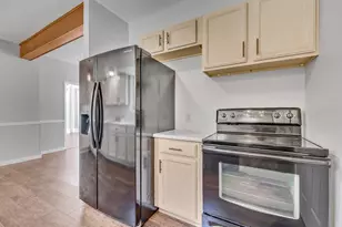 407 E Irving Ave, Oshkosh, WI 54901 - Photo 5