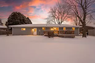 1729 N Blossom Dr, Appleton, WI 54914 - Photo 3