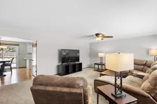 1729 N Blossom Dr, Appleton, WI 54914 - Photo 11