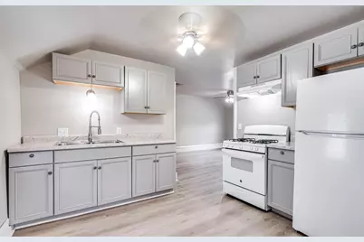 907 Jackson Street, Oshkosh, WI 54901 - Photo 7