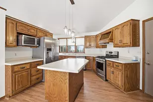 2688 Nicolet Dr, Green Bay, WI 54311 - Photo 9