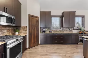 272 Lost Ridge Ct, Green Bay, WI 54302 - Photo 31