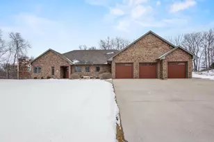 272 Lost Ridge Ct, Green Bay, WI 54302 - Photo 51