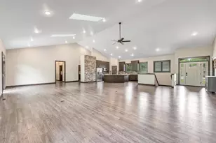 272 Lost Ridge Ct, Green Bay, WI 54302 - Photo 7