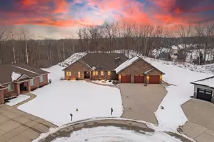 272 Lost Ridge Ct, Green Bay, WI 54302 - Photo 7