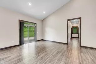 272 Lost Ridge Ct, Green Bay, WI 54302 - Photo 11