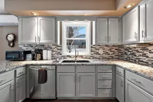 2359 Sunrise Ct, Green Bay, WI 54302 - Photo 17