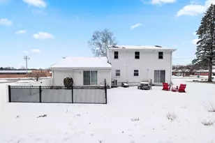 2359 Sunrise Ct, Green Bay, WI 54302 - Photo 9