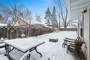 828 N Webster Ave, De Pere, WI 54115 - Photo 29