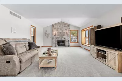 1960 Cliffview Court, Oshkosh, WI 54902 - Photo 15