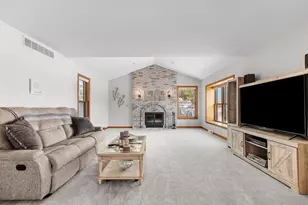 1960 Cliffview Ct, Oshkosh, WI 54902 - Photo 15