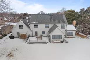 1960 Cliffview Ct, Oshkosh, WI 54902 - Photo 3