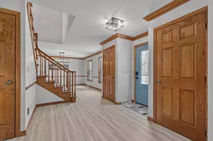 1960 Cliffview Ct, Oshkosh, WI 54902 - Photo 9