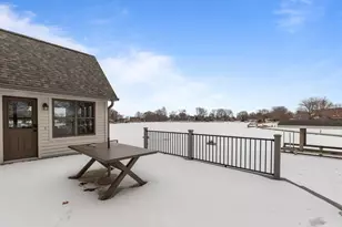 1960 Cliffview Ct, Oshkosh, WI 54902 - Photo 5