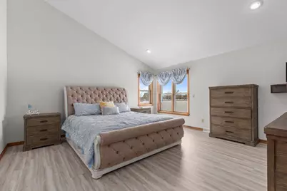 1960 Cliffview Court, Oshkosh, WI 54902 - Photo 33