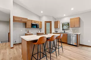 1927 Southland Ln, New London, WI 54961 - Photo 9