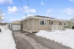 1809 29th Ave, Menominee, MI 49858 - Photo 1