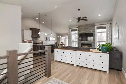 W5598 Hoelzel Way, Appleton, WI 54915 - Photo 3