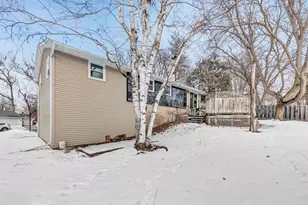 2615 Woodridge Ln, Green Bay, WI 54304 - Photo 25