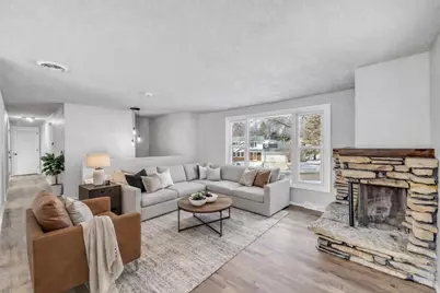 2615 Woodridge Lane, Green Bay, WI 54304 - Photo 3