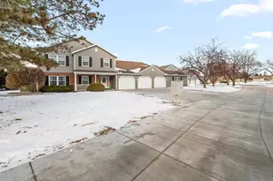 2510 Village Ln, Oshkosh, WI 54904 - Photo 19