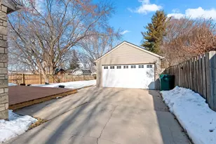 2216 Glendale Ave, Green Bay, WI 54303 - Photo 3