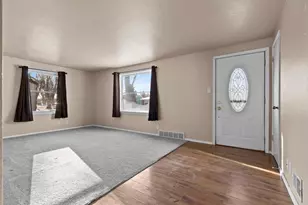 464 Oaklawn Ave, Green Bay, WI 54304 - Photo 5