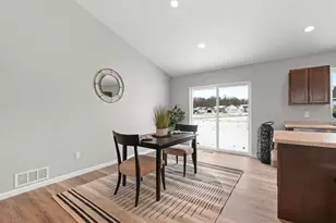 2662 Lawrence Ln, Neenah, WI 54956 - Photo 11