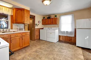 228 Allen Ave, Oshkosh, WI 54901 - Photo 9