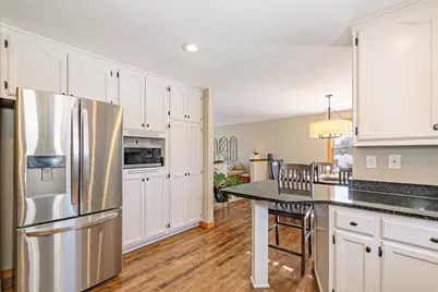 N9639 Crystal Court, Appleton, WI 54915 - Photo 5