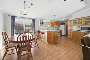 882 Lilac Rd, Little Suamico, WI 54141 - Photo 5