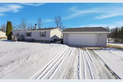 882 Lilac Road, Little Suamico, WI 54141 - Photo 1