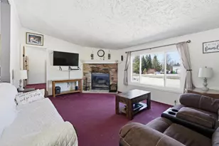 882 Lilac Rd, Little Suamico, WI 54141 - Photo 3