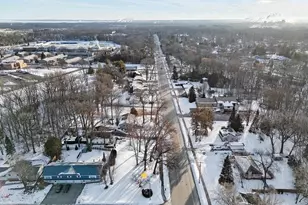 1437 Baumgart Rd, Green Bay, WI 54304 - Photo 3