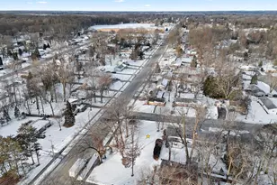 1437 Baumgart Rd, Green Bay, WI 54304 - Photo 9