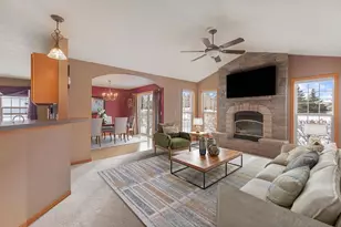 1542 Primrose Ln, Fond du Lac, WI 54935 - Photo 3