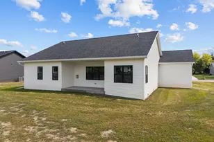 275 Jasmine Dr, Berlin, WI 54923 - Photo 35