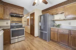 W6534 Manitowoc Rd, Menasha, WI 54952 - Photo 9