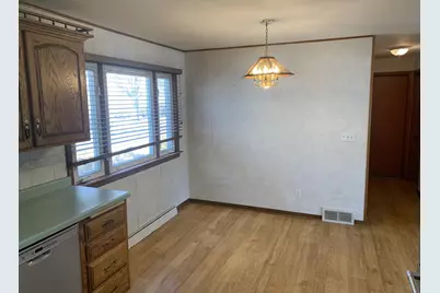 709 Lee Avenue, Brillion, WI 54110 - Photo 5