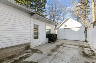 847 Frederick St, Oshkosh, WI 54901 - Photo 37