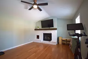 1452 Bonnie Dr, Menasha, WI 54952 - Photo 9